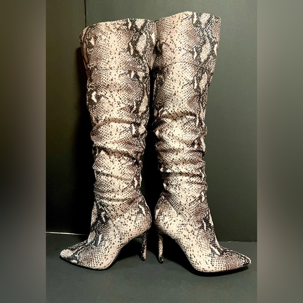 Jessica Simpson Snakeskin/Animal Print Loury Over Knee Stilletto Boots Size 8.5M